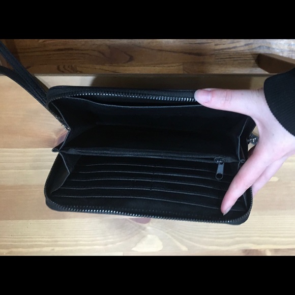 Apt 9 Wristlet - Picture 4 of 4